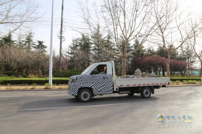 新车谍照惊现！这货是微卡界变形金刚来炸街了？(图2)