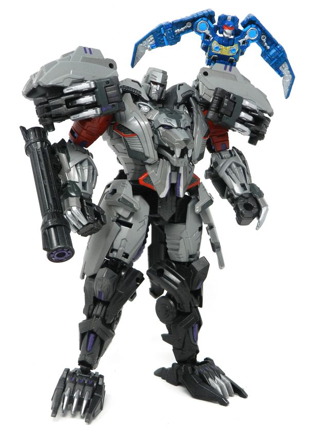 野兽化威震天与红蜘蛛改造威震天变狮子红蜘蛛变老鹰(图1)