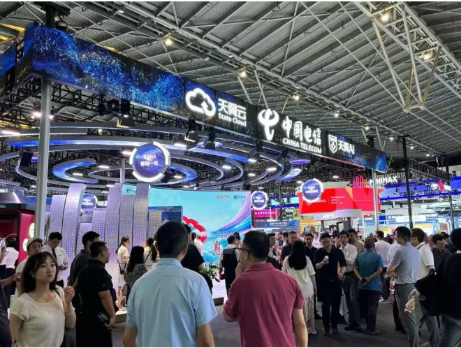 “智惠”入场中国电信要做AI时代的 “生态造风者”_通信世界网(图3)