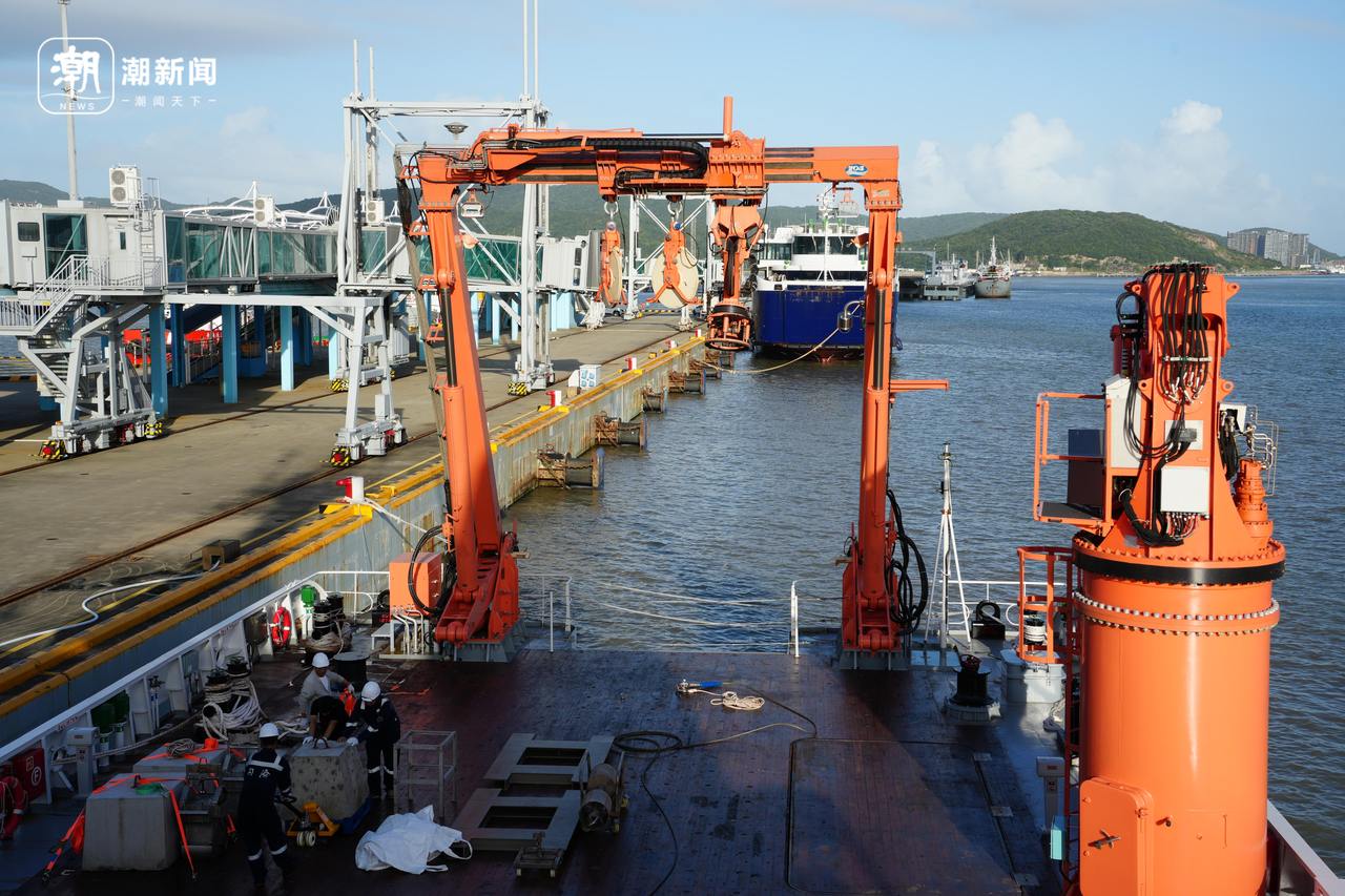 【潮新闻APP】漂浮在海上的“大学”(图2)