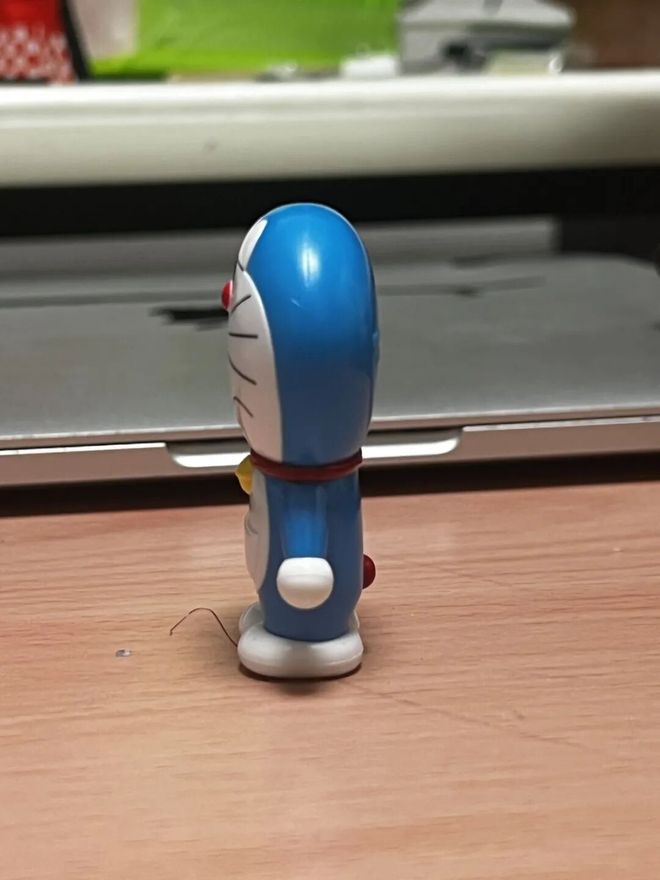 百元店现「扁平哆啦A梦」22世纪的机器猫也要削减成本生产了(图3)